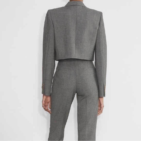 NWT Aritzia Babaton Arbus Charcoal Pinstripe Cropped Blazer Size 4 - Picture 4 of 5